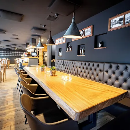 فندق Osteria